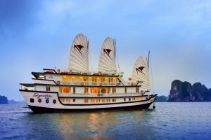 Hanoi & Halong Tour With Signature Cruise