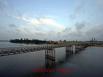http://www.minmaxtravel.com/uploads/tours-gallery/2012-03-09.05.06.17-2011-11-22_10_23_43-cauhienluong.jpg