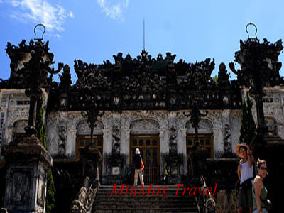 http://www.minmaxtravel.com/uploads/tours-gallery/2012-03-14.01.14.29-2011-11-23_03_26_51-hue1.jpg