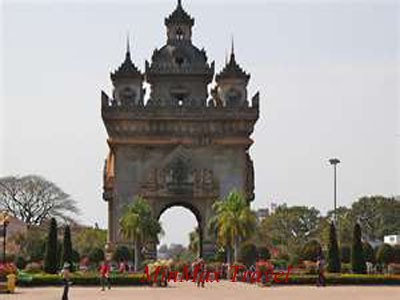 Patuxai Monumen in Vientiane
