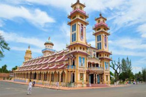 Cu Chi Tunnels & Cao Dai Temple Tour